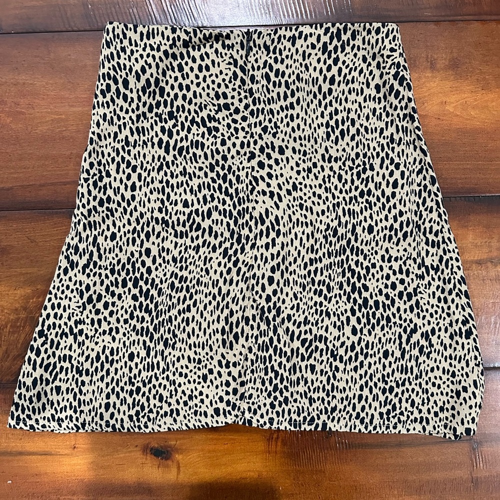 Brandy Melville Skirt-Never Worn